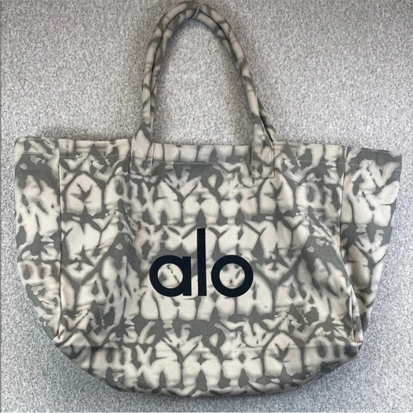 LIMITED EDITION Alo Yoga Grey Tie-Dye Tote - Picture 3 of 5